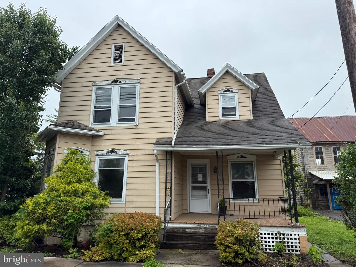77 Spring St Property Photo 1