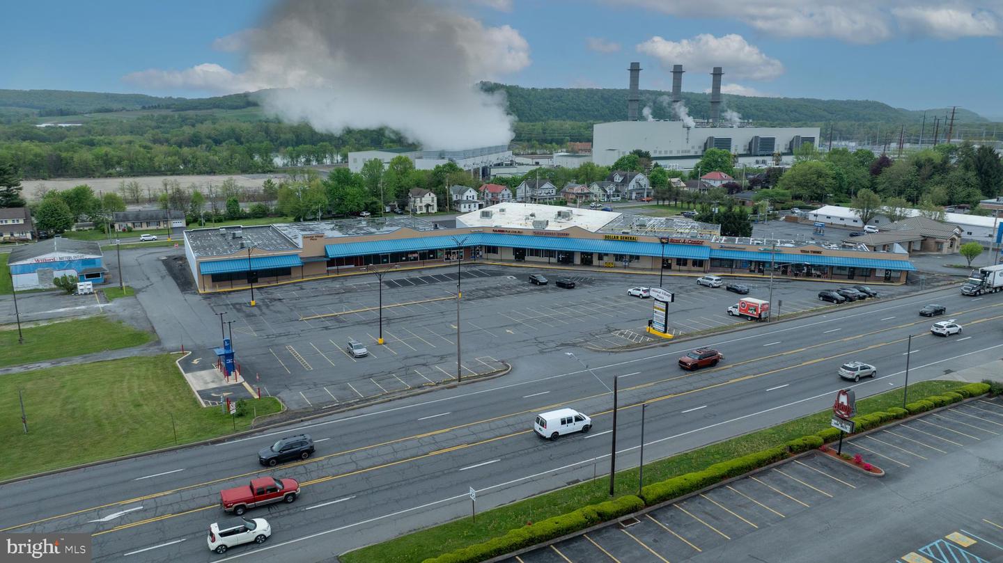 2700 N Susquehanna Trl Property Photo 1