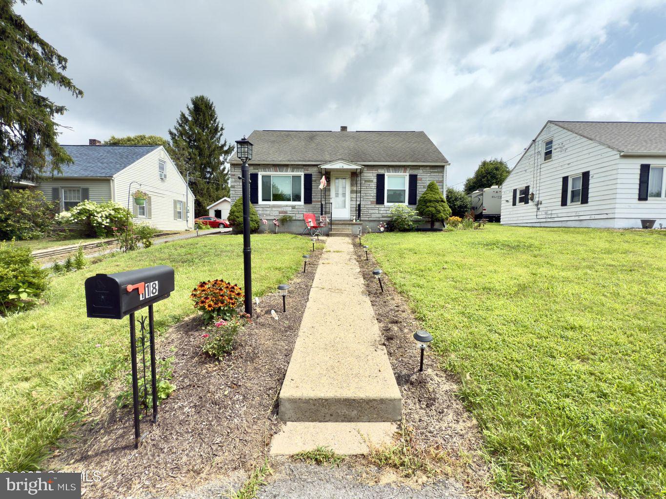 118 W 11th Ave Property Photo 1