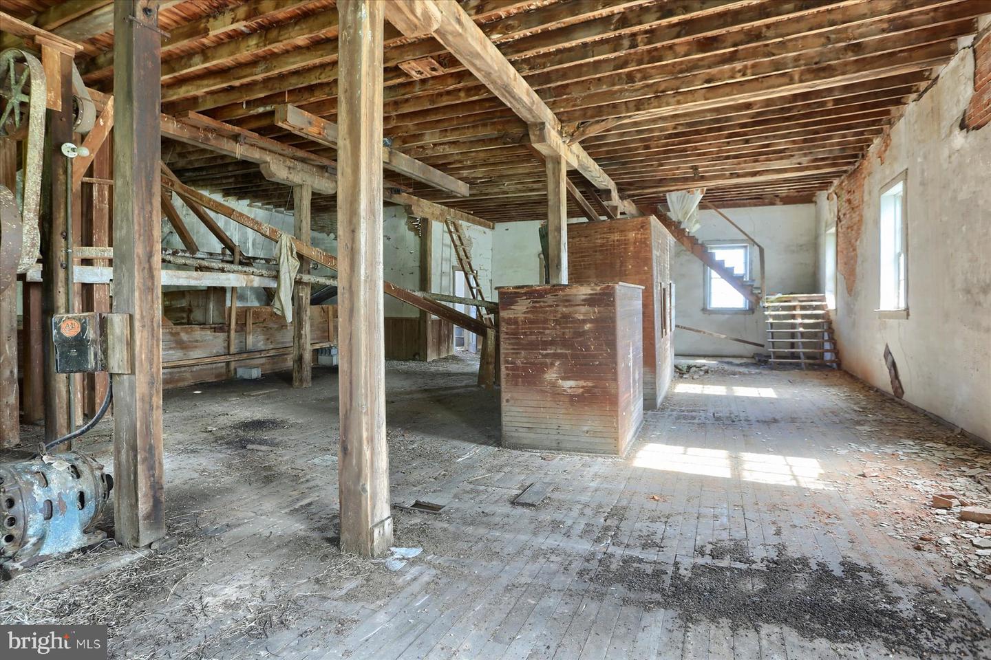 1209 Mill Rd Property Photo 9