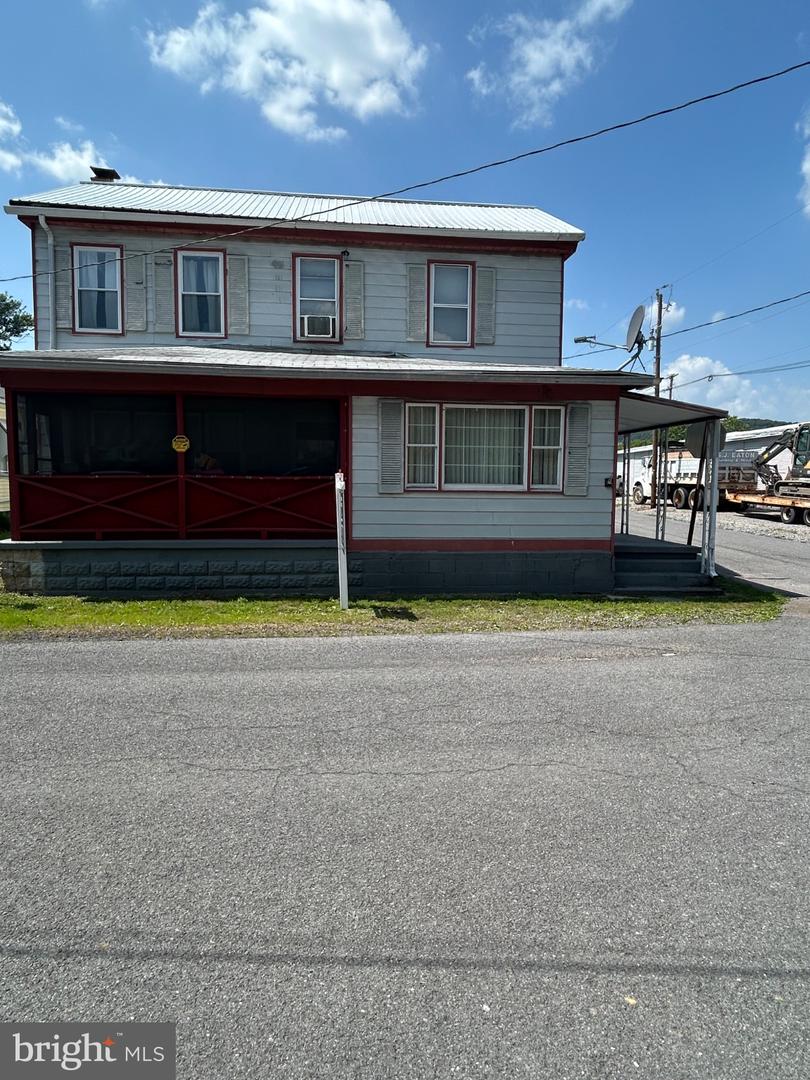 16 E CHURCH ST