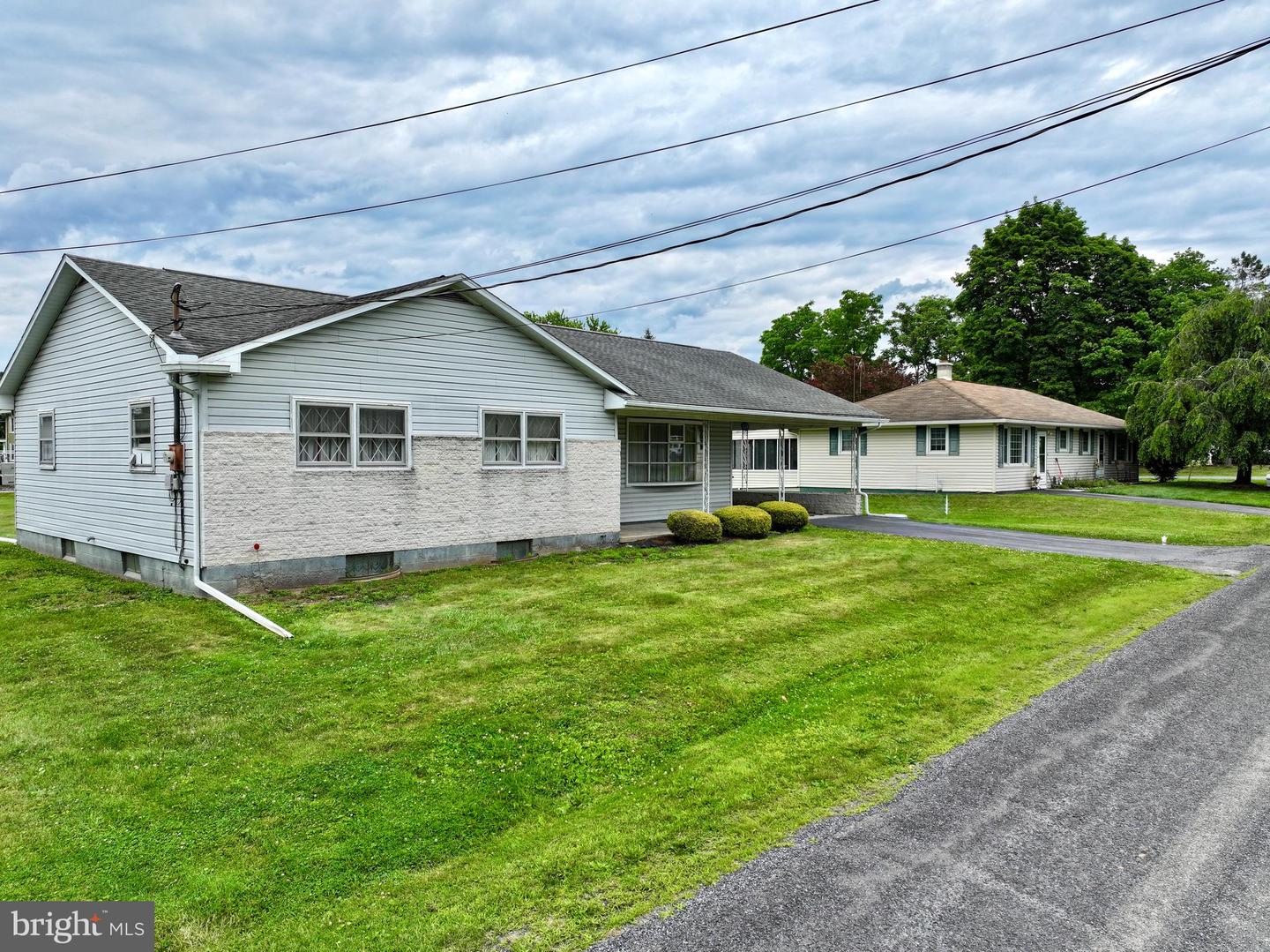 124 Vine St Property Photo 4