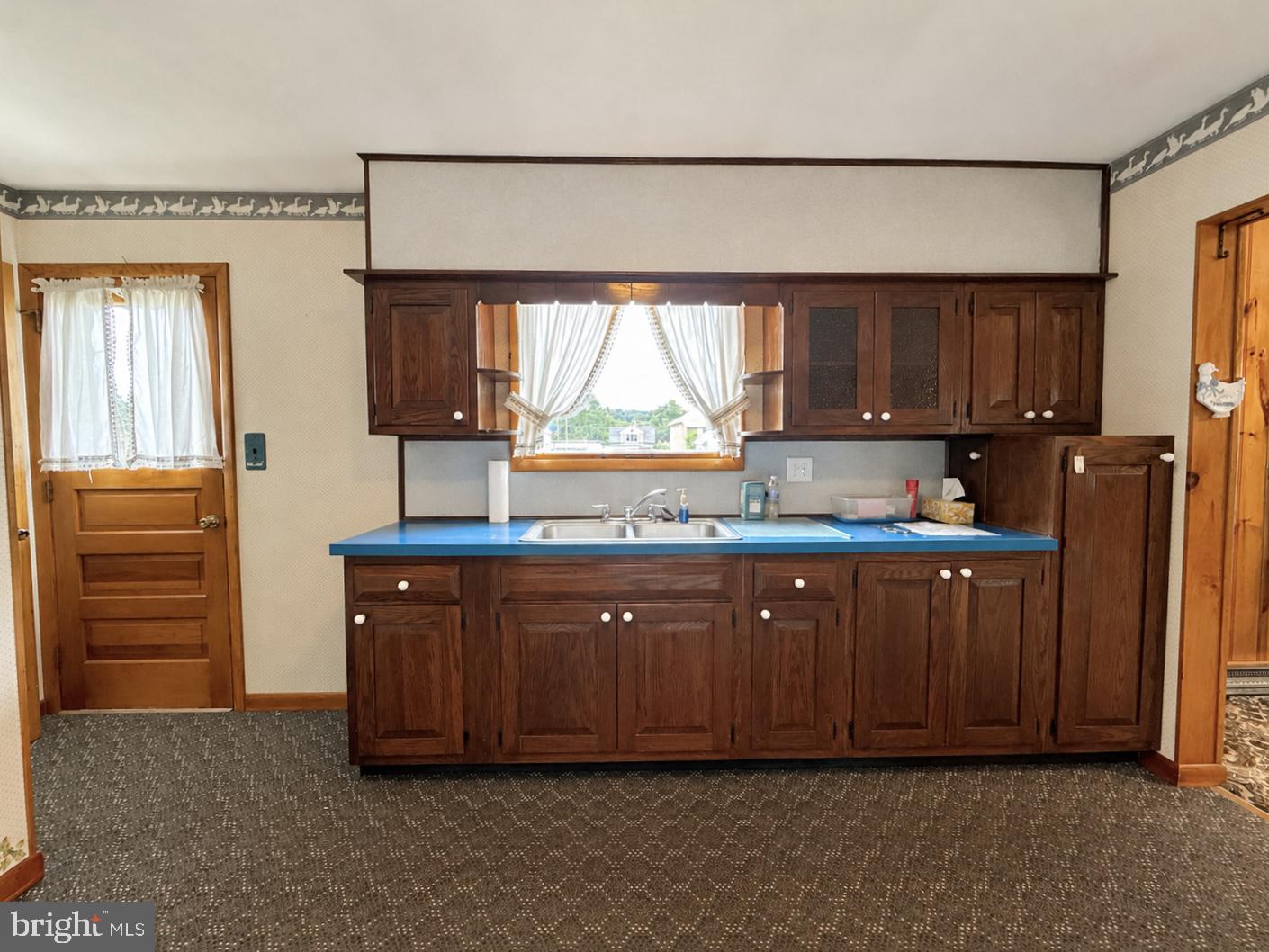 124 Vine St Property Photo 15