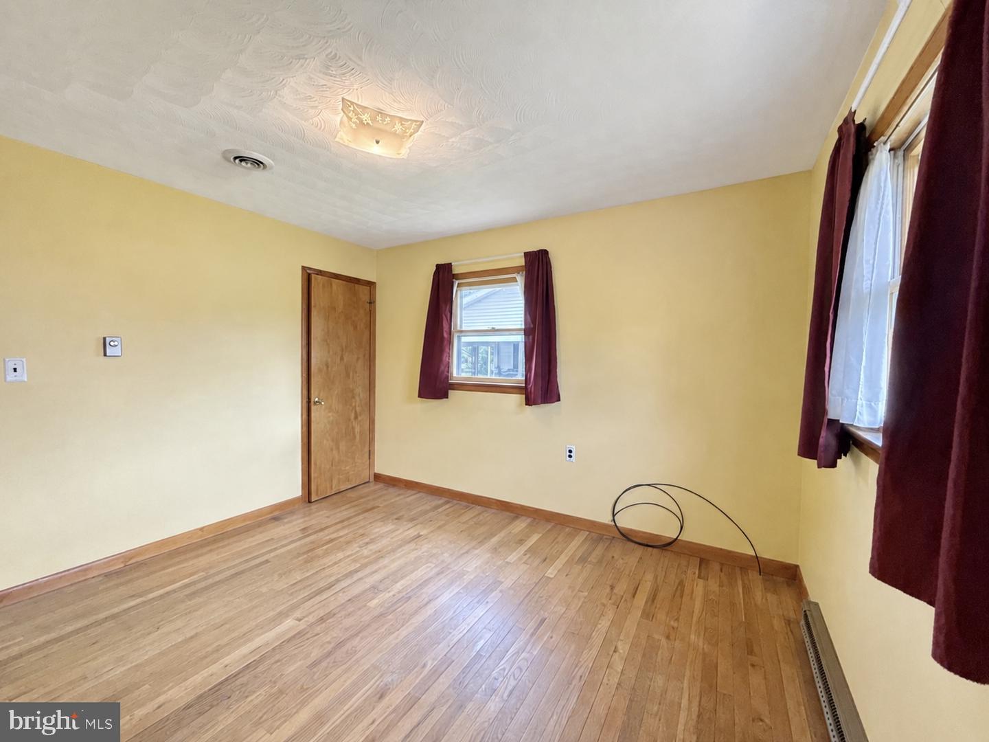 124 Vine St Property Photo 22
