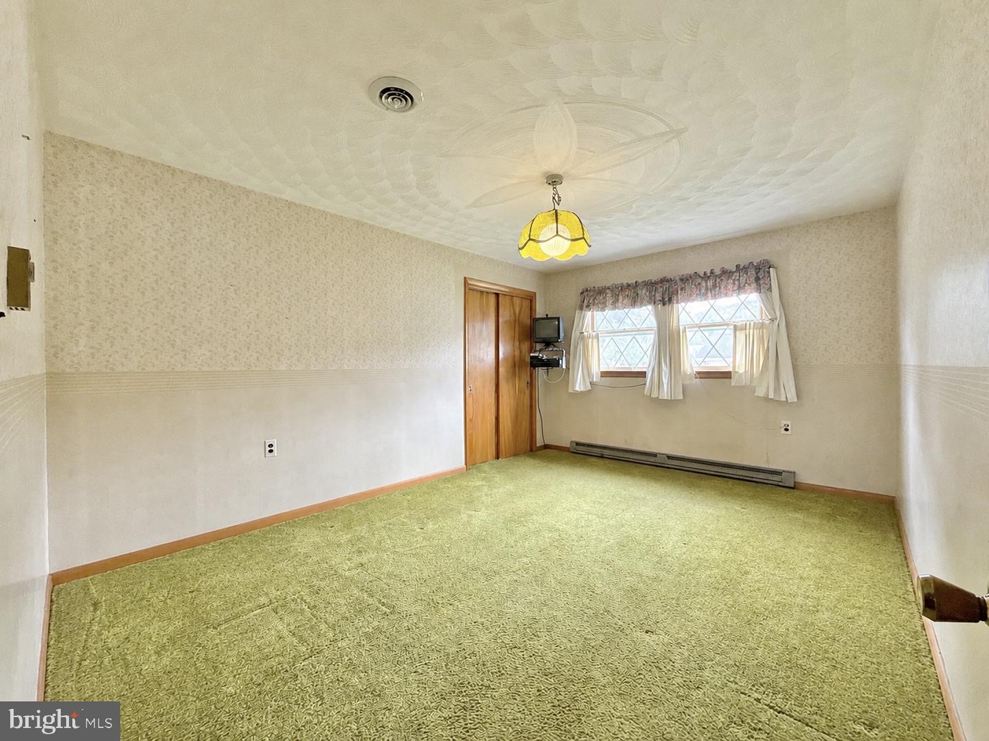 124 Vine St Property Photo 23