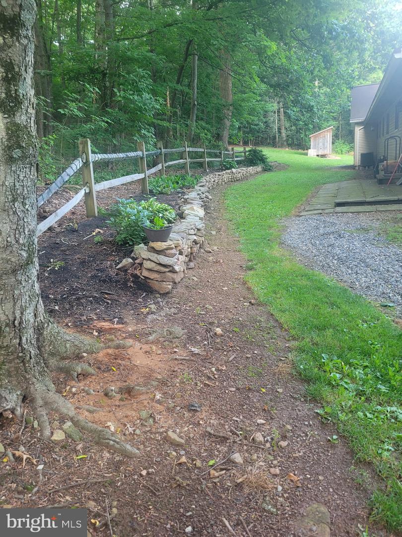 4752 Ulsh Gap Rd Property Photo 8