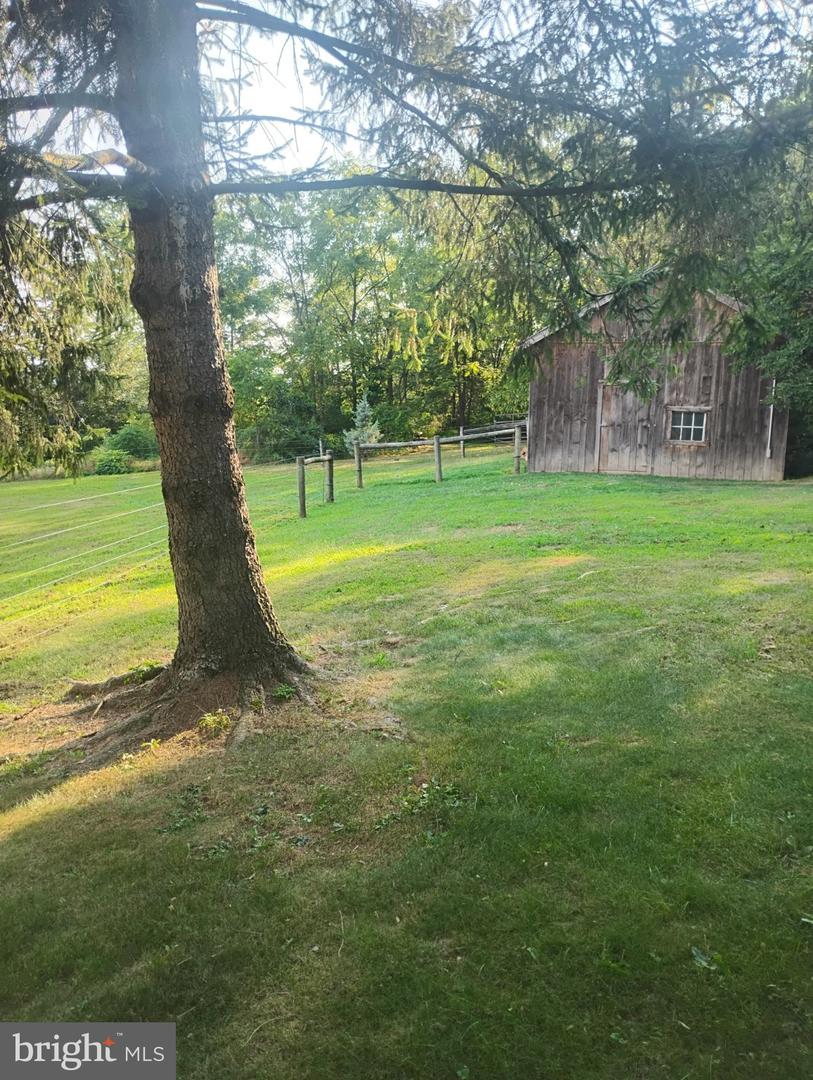 830 Clark Hill Rd Property Photo 4
