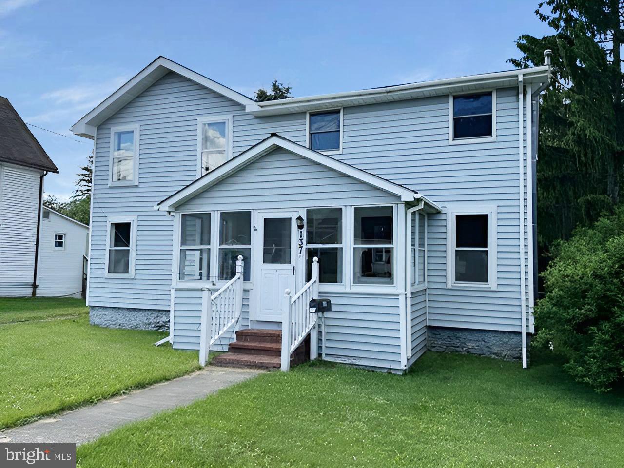 137 Stevenson St Property Photo