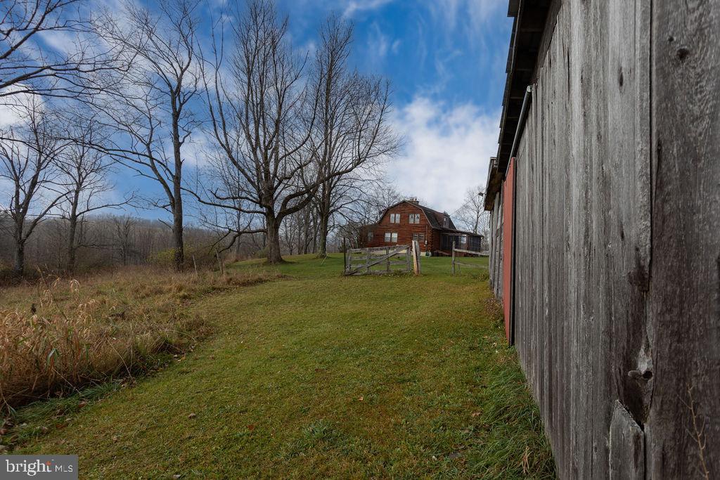 585 Fry Road Property Photo 10