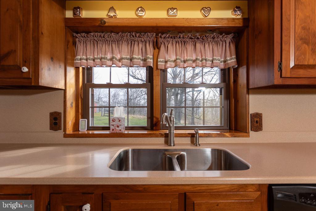 585 Fry Road Property Photo 18