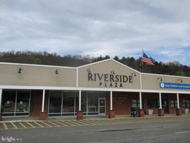 2 Riverside Plaza Property Photo 1