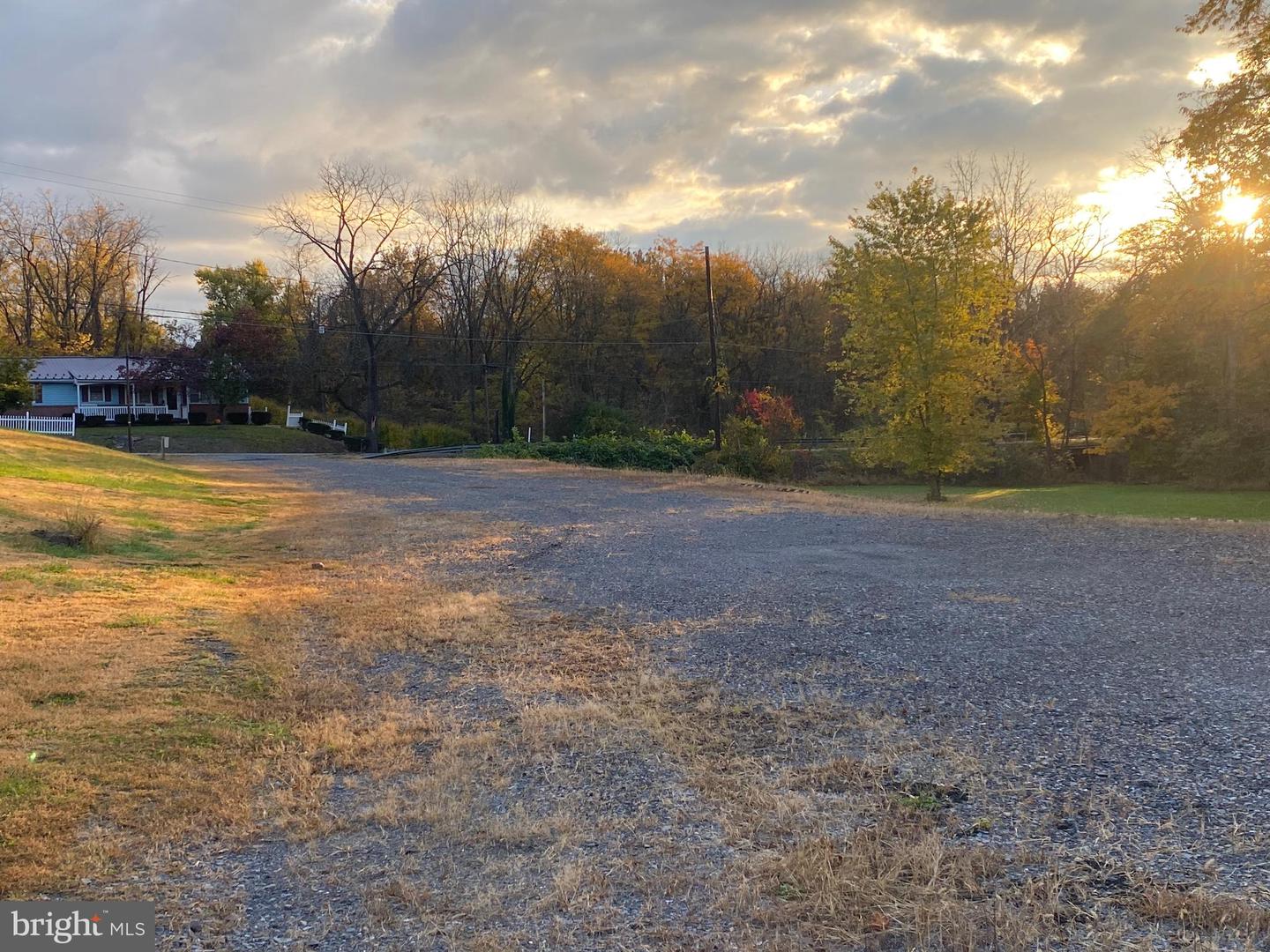 10491 River Rd Property Photo 18