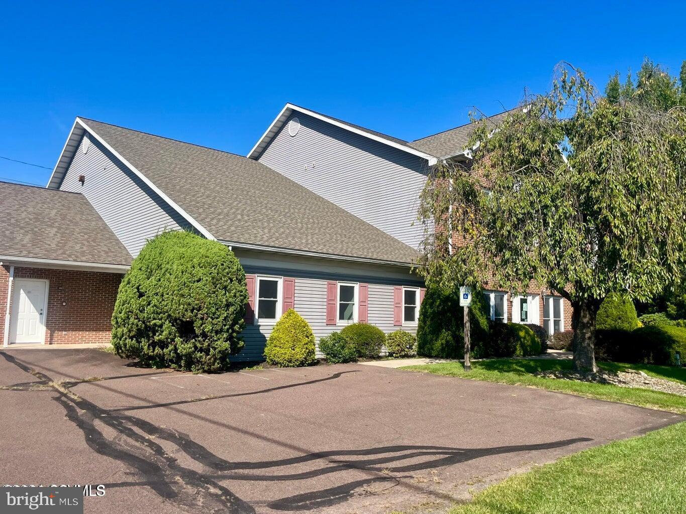 1157 Westbranch Highway Property Photo 1