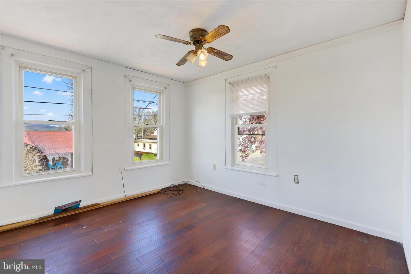 1435 Orchard Rd Property Photo 6