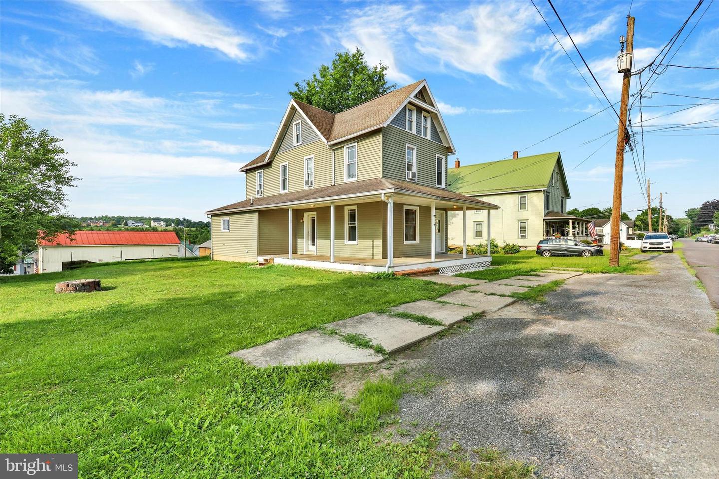 416 Highland Ave Property Photo 3