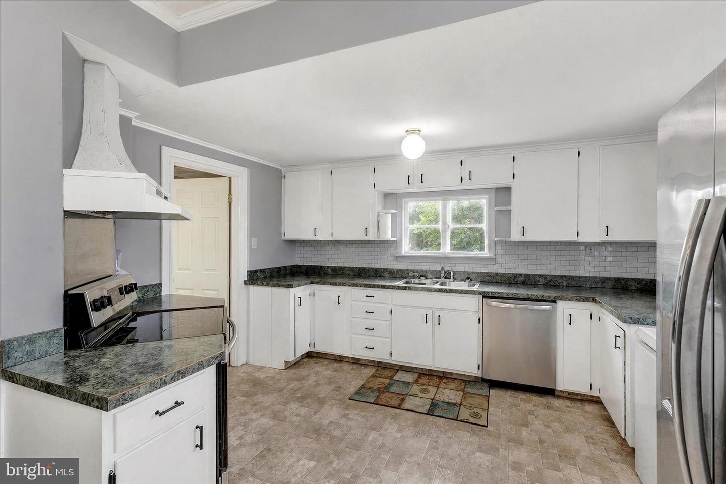 416 Highland Ave Property Photo 11
