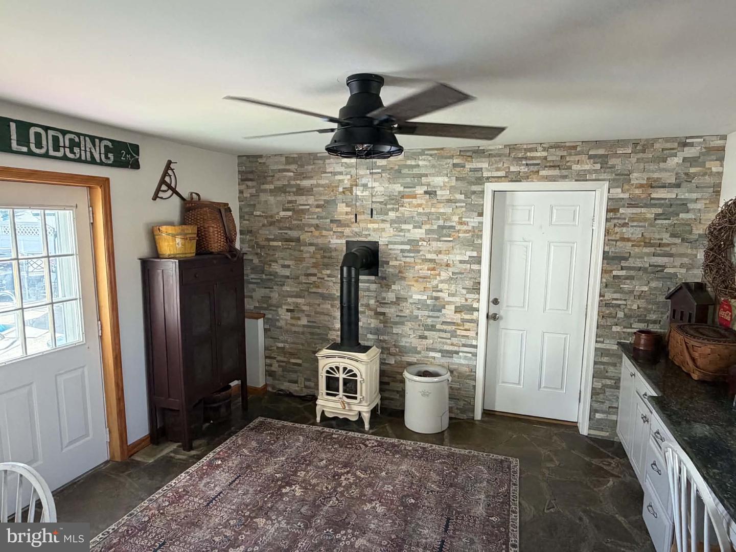 412 Plum St Property Photo 21