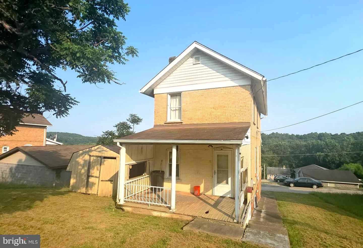 307 2ND ST