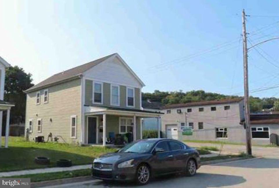 414 S 6th St Property Photo 1
