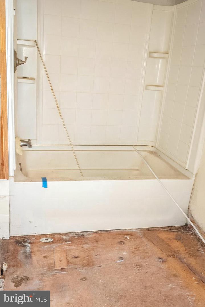2713 Wilson St Property Photo 5