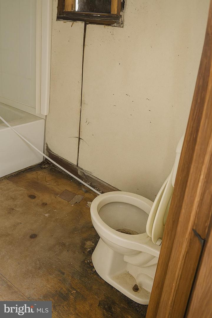 2713 Wilson St Property Photo 6
