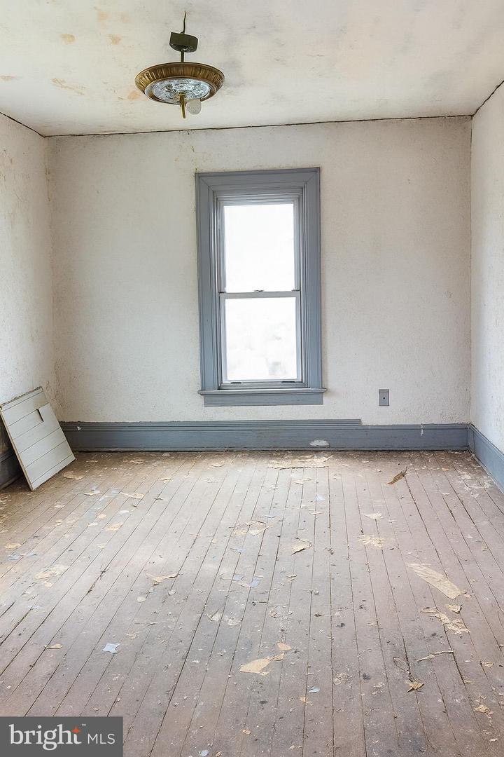 2713 Wilson St Property Photo 8