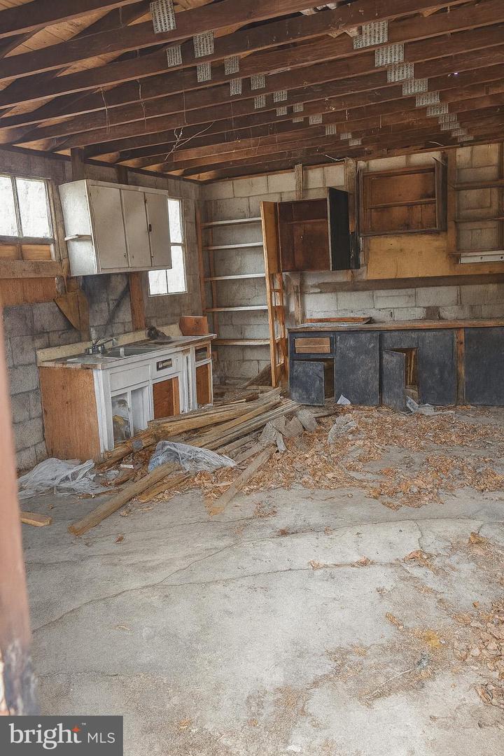 2713 Wilson St Property Photo 11
