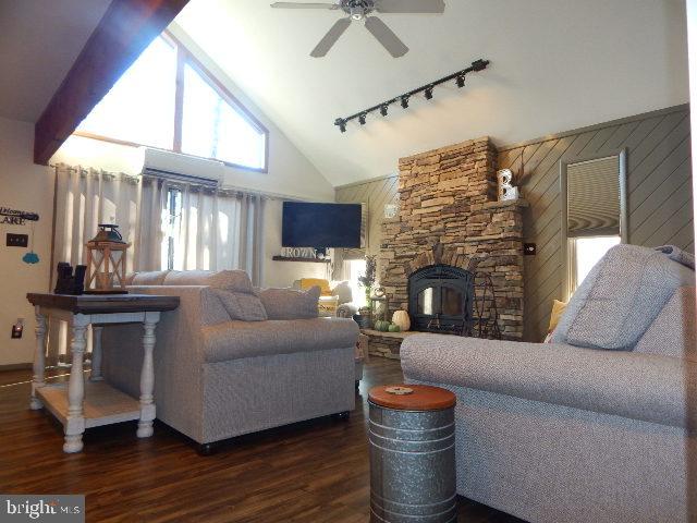 75 Woodhill Ln Property Photo 6
