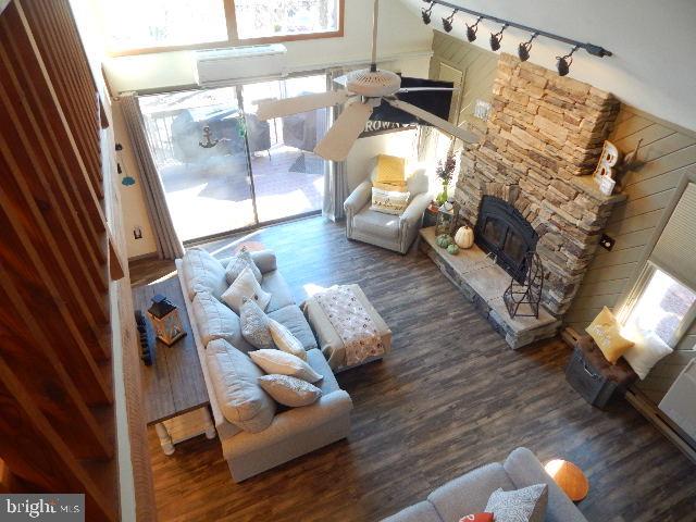 75 Woodhill Ln Property Photo 8