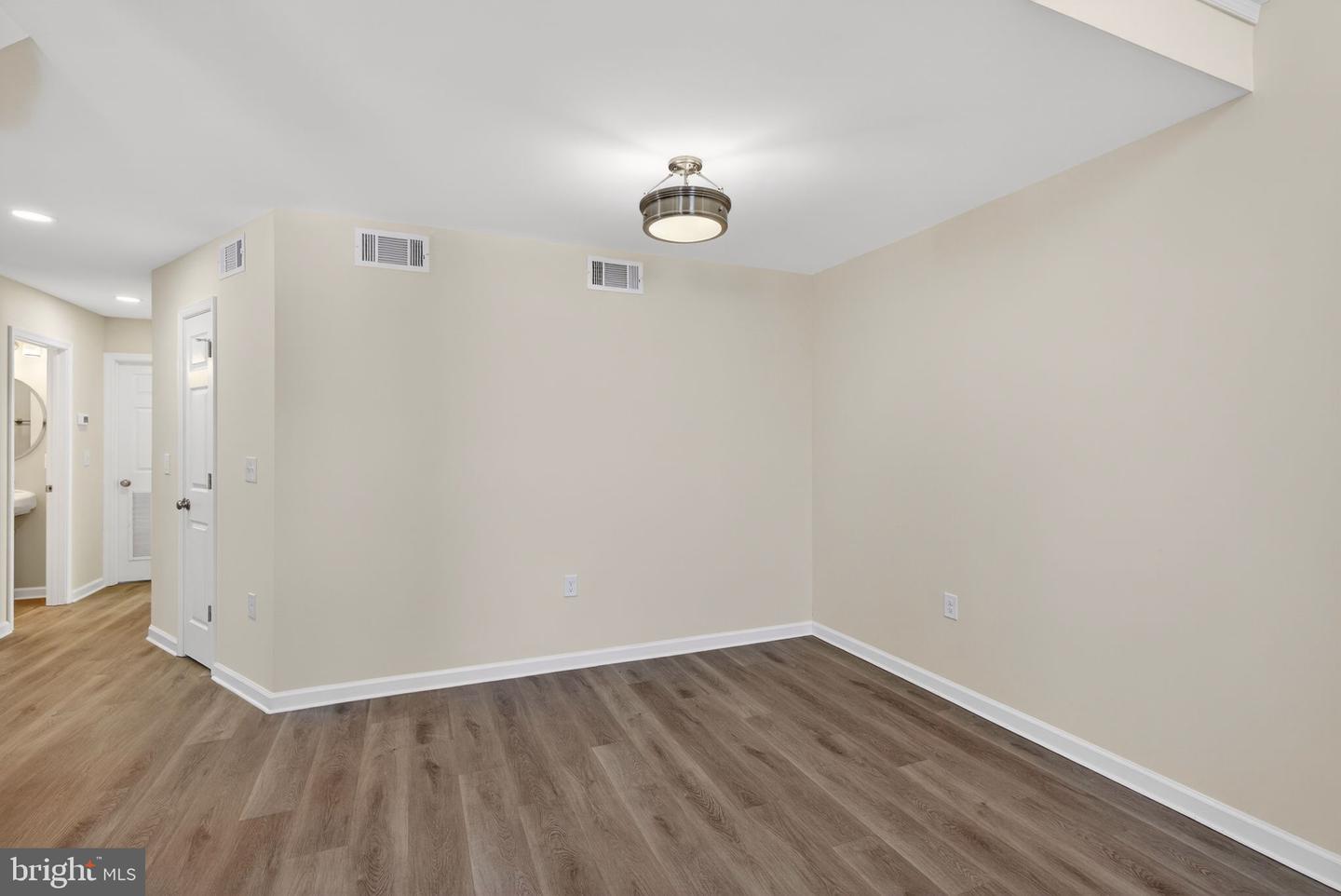 1073 Westside Dr Property Photo 37