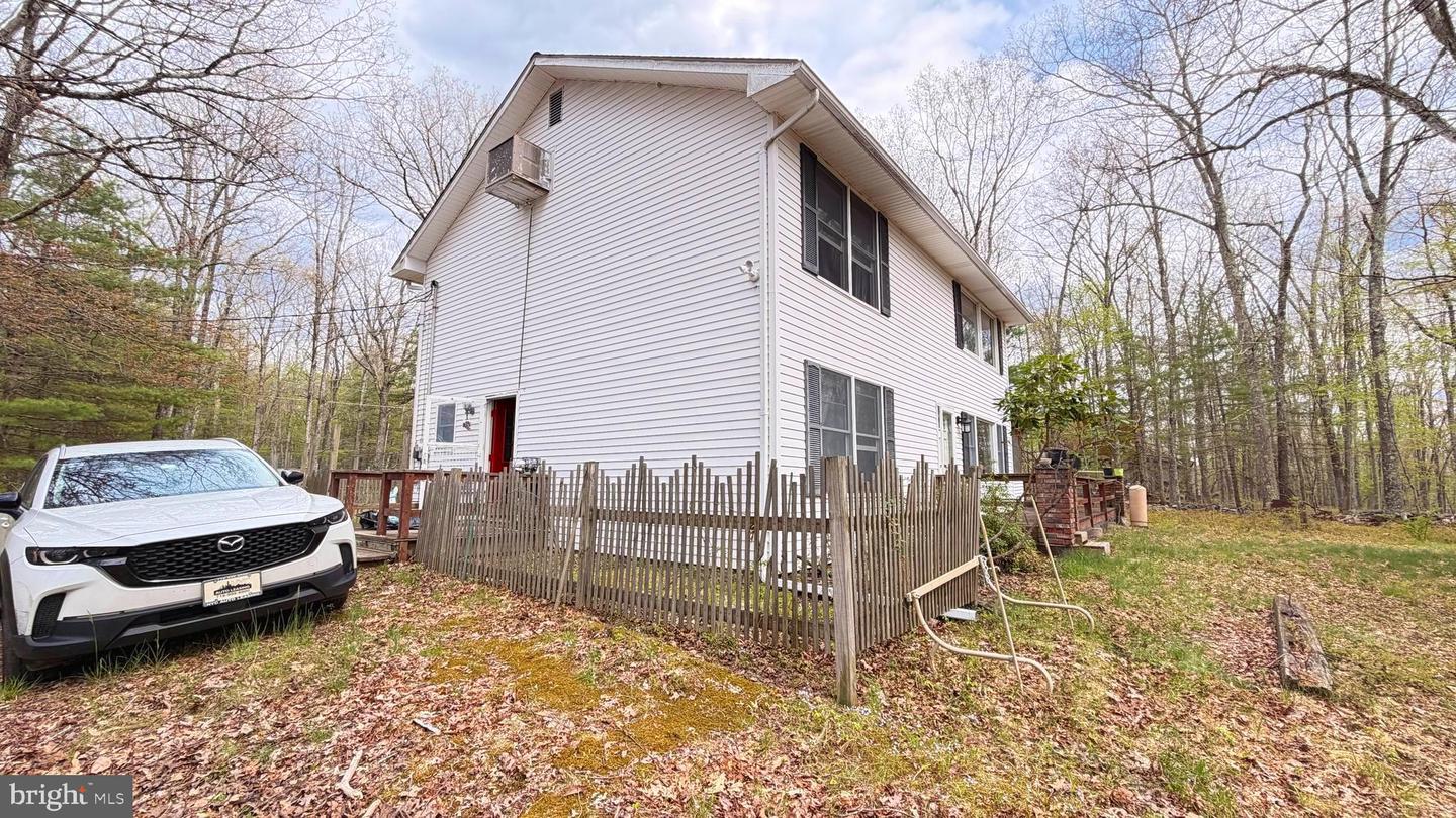 121 Ledgewood Dr Property Photo 4
