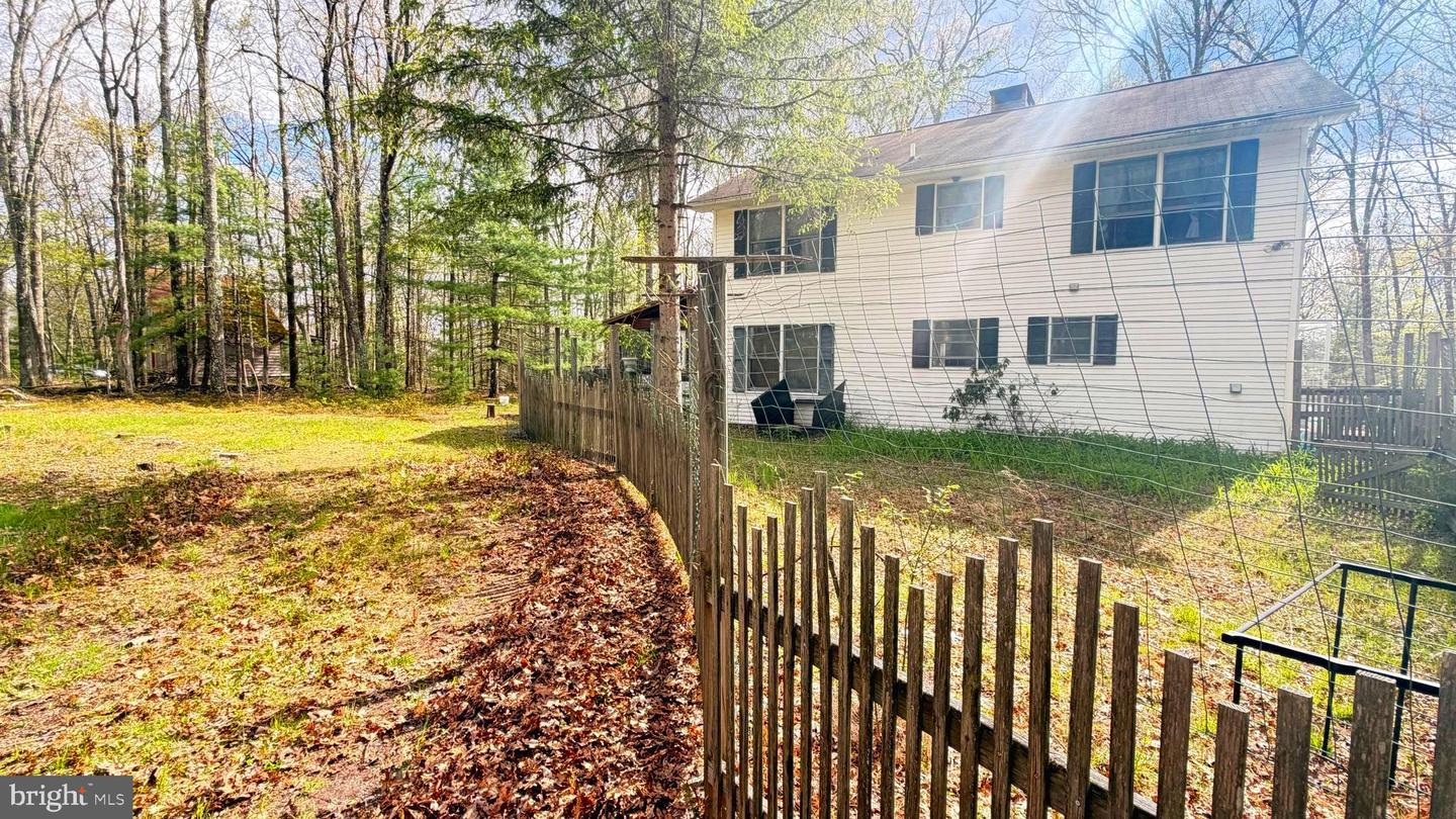 121 Ledgewood Dr Property Photo 10