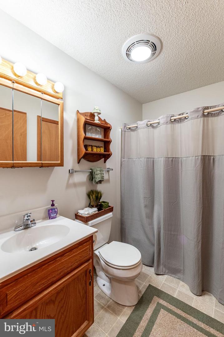 1006 Rolling Hills Dr Property Photo 24