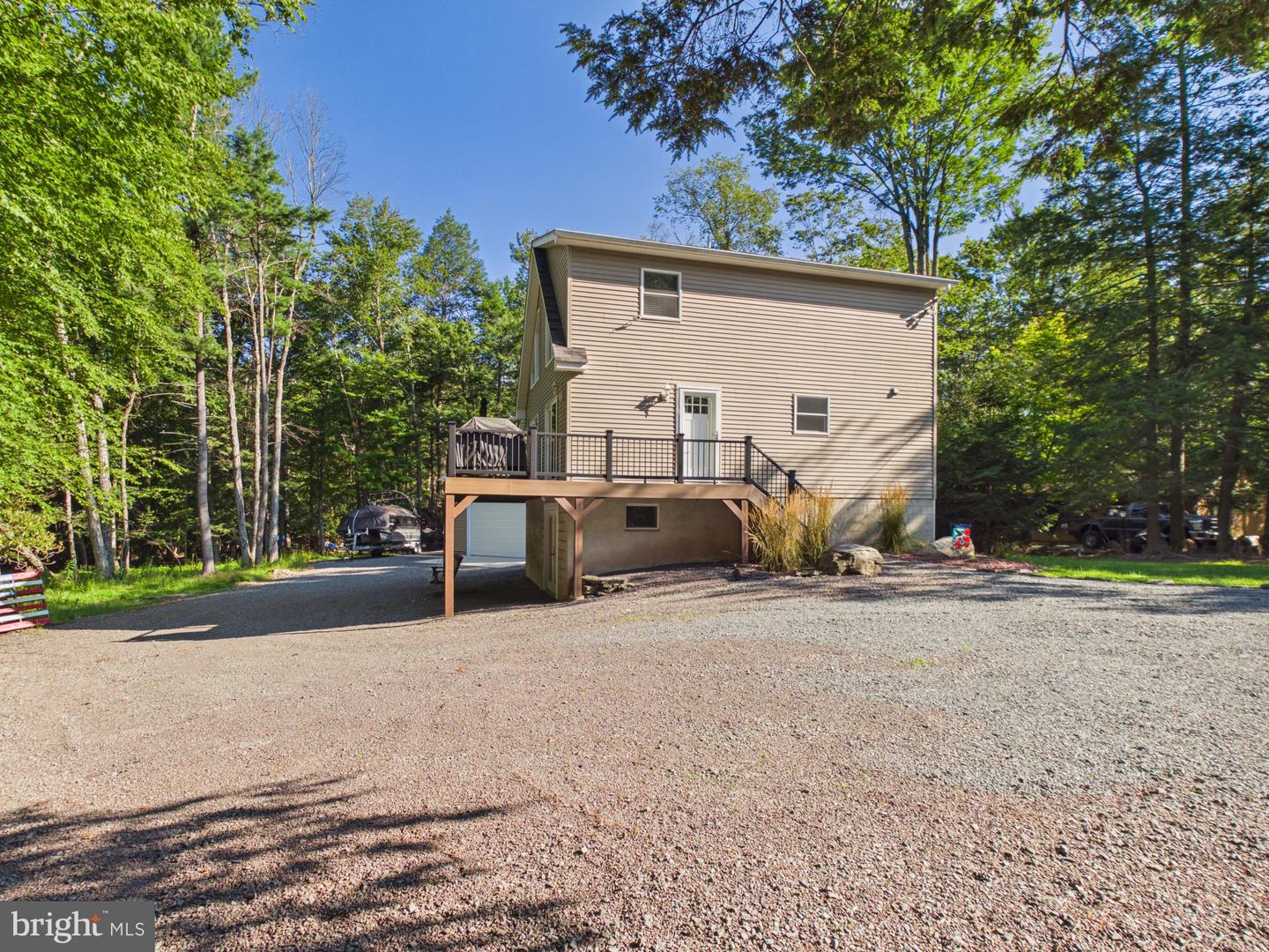 1008 Canoochee Ct Property Photo 4