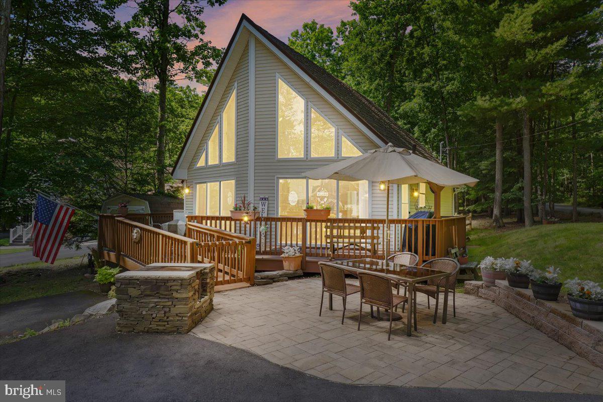 6 Lakeside Dr Property Photo 1