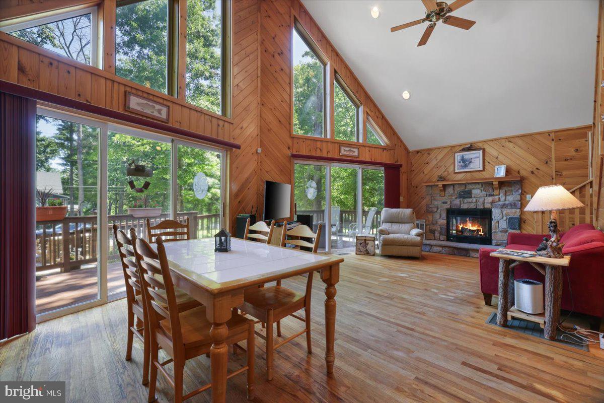 6 Lakeside Dr Property Photo 4