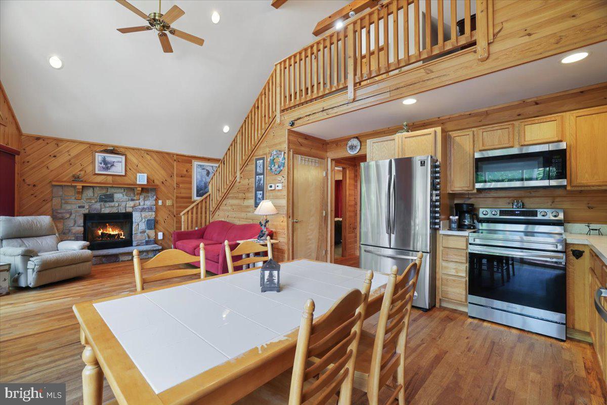 6 Lakeside Dr Property Photo 6