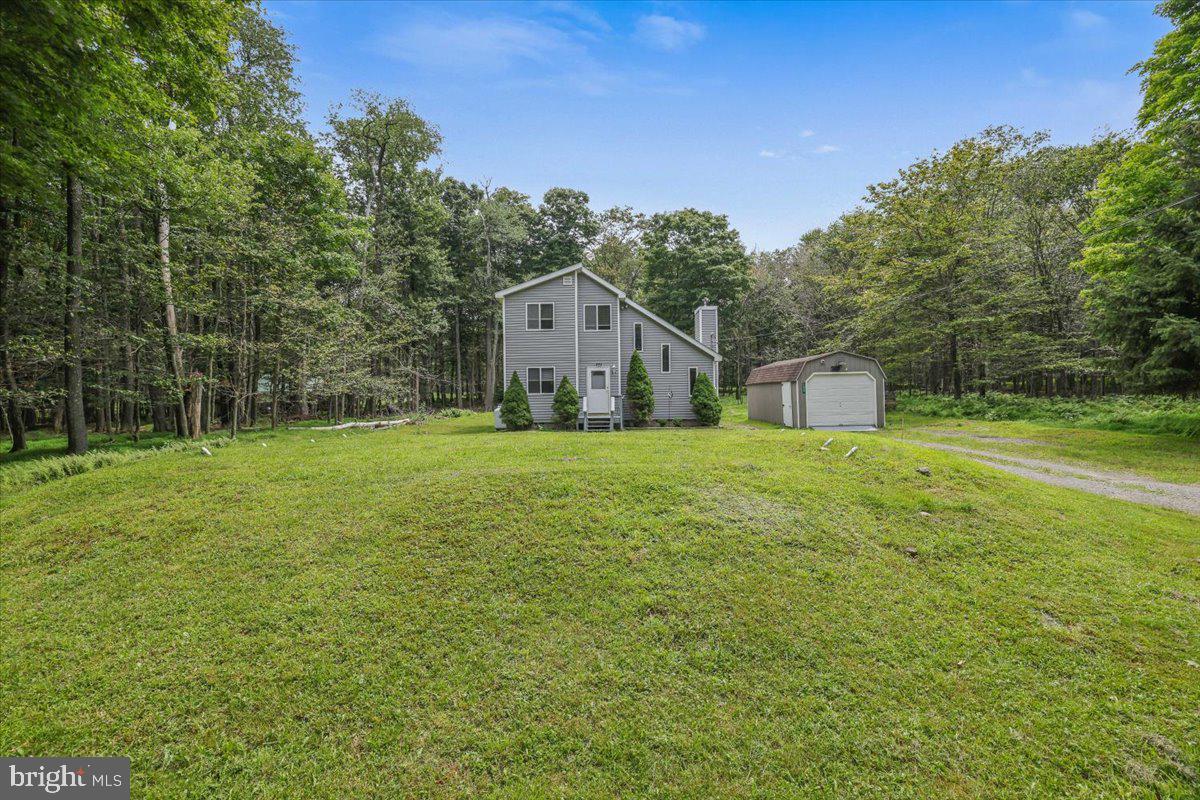 1065 Breezewood Dr Property Photo 2