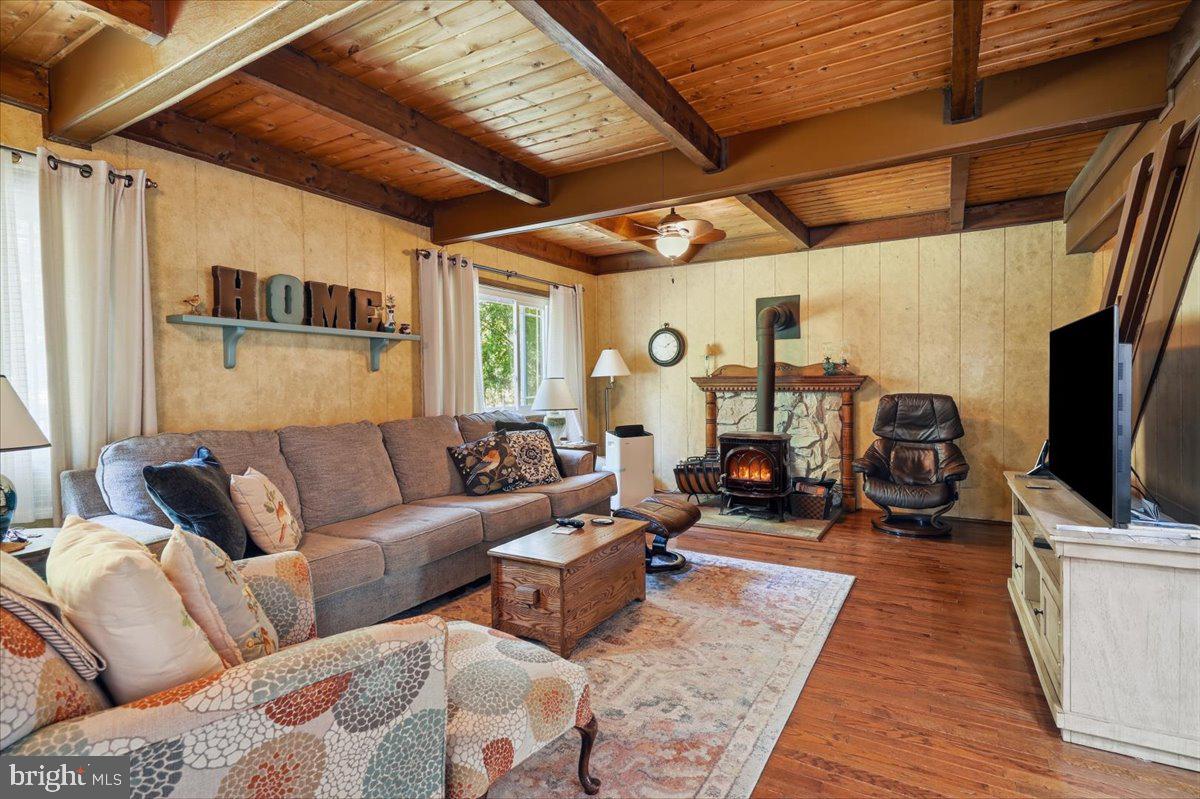 1458 Woodcrest Ln Property Photo 7