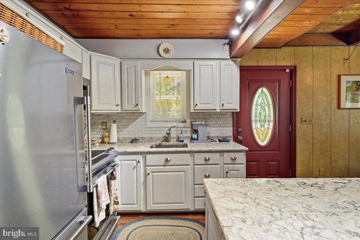 1458 Woodcrest Ln Property Photo 10
