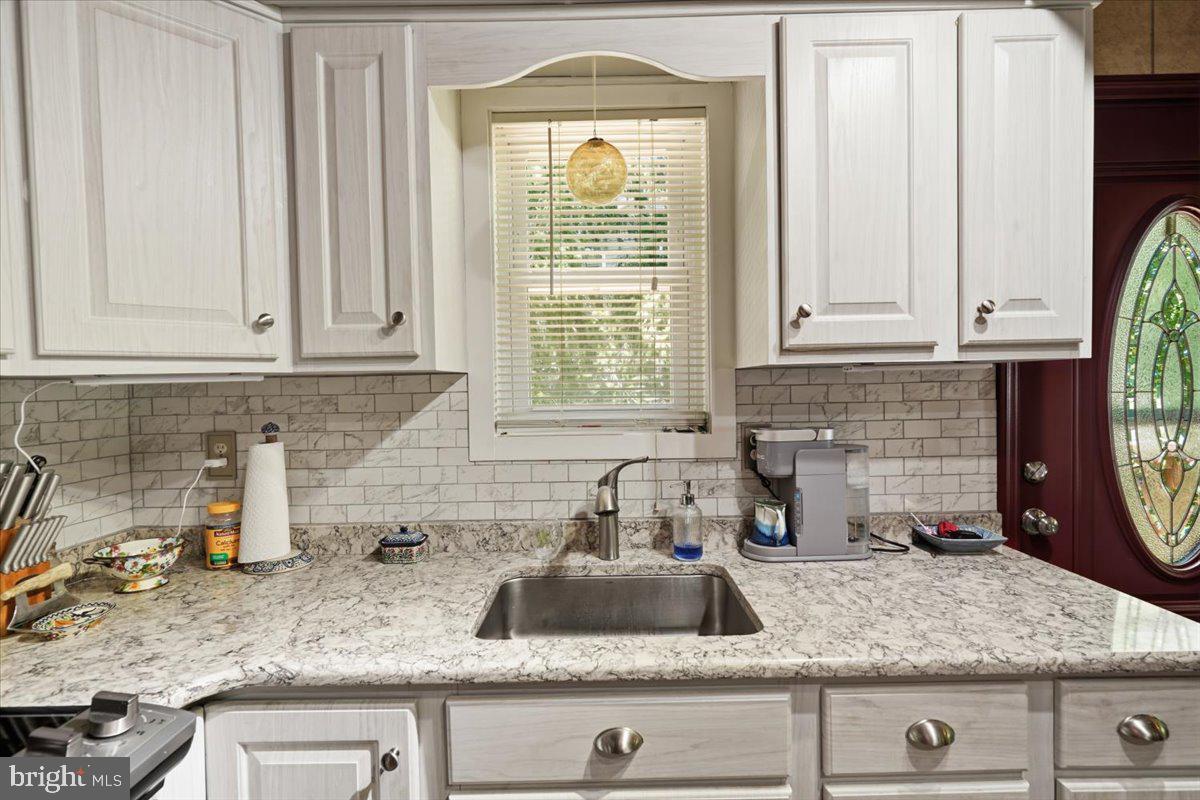1458 Woodcrest Ln Property Photo 11
