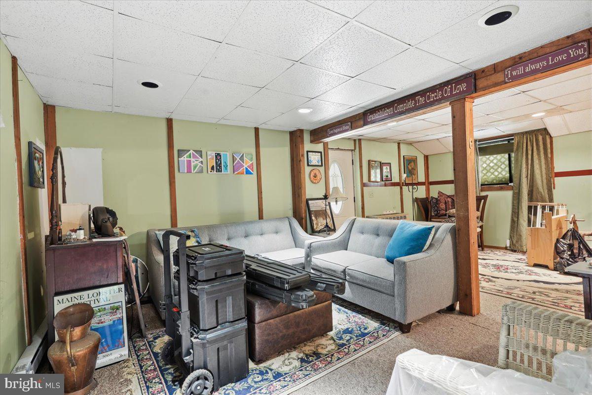 1458 Woodcrest Ln Property Photo 25