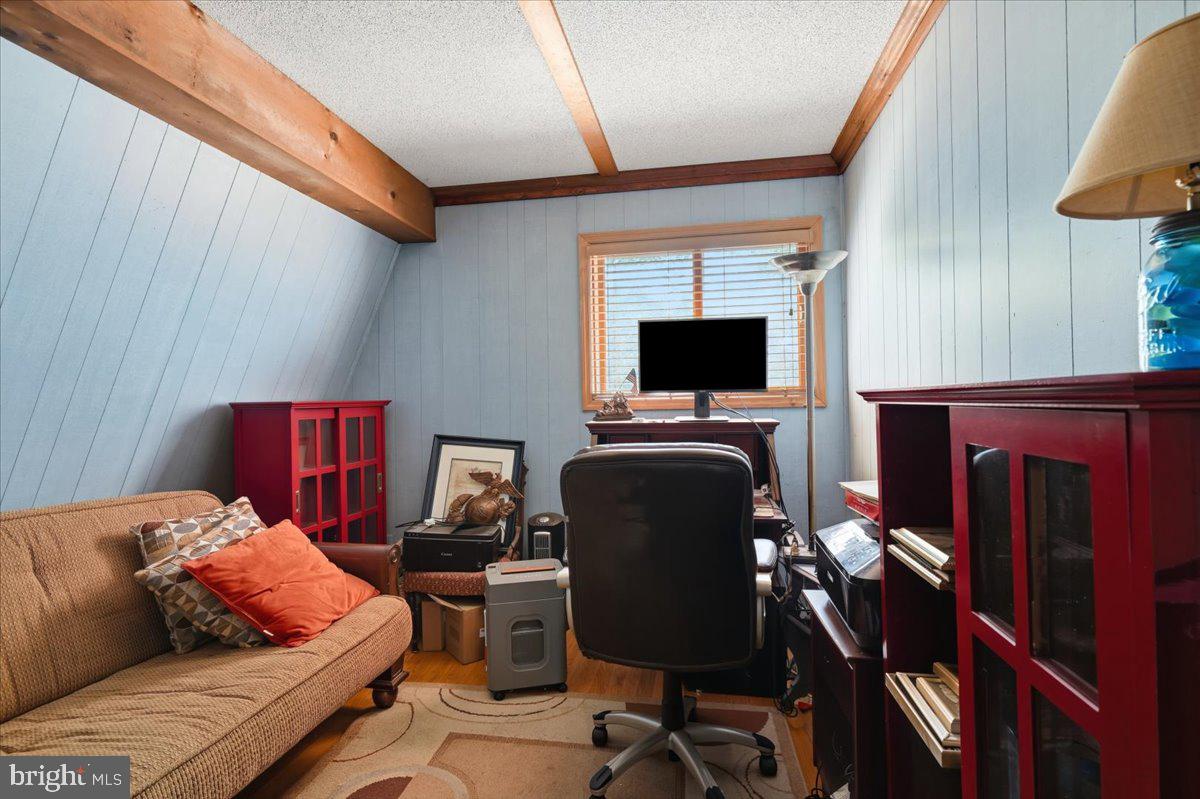 1458 Woodcrest Ln Property Photo 27