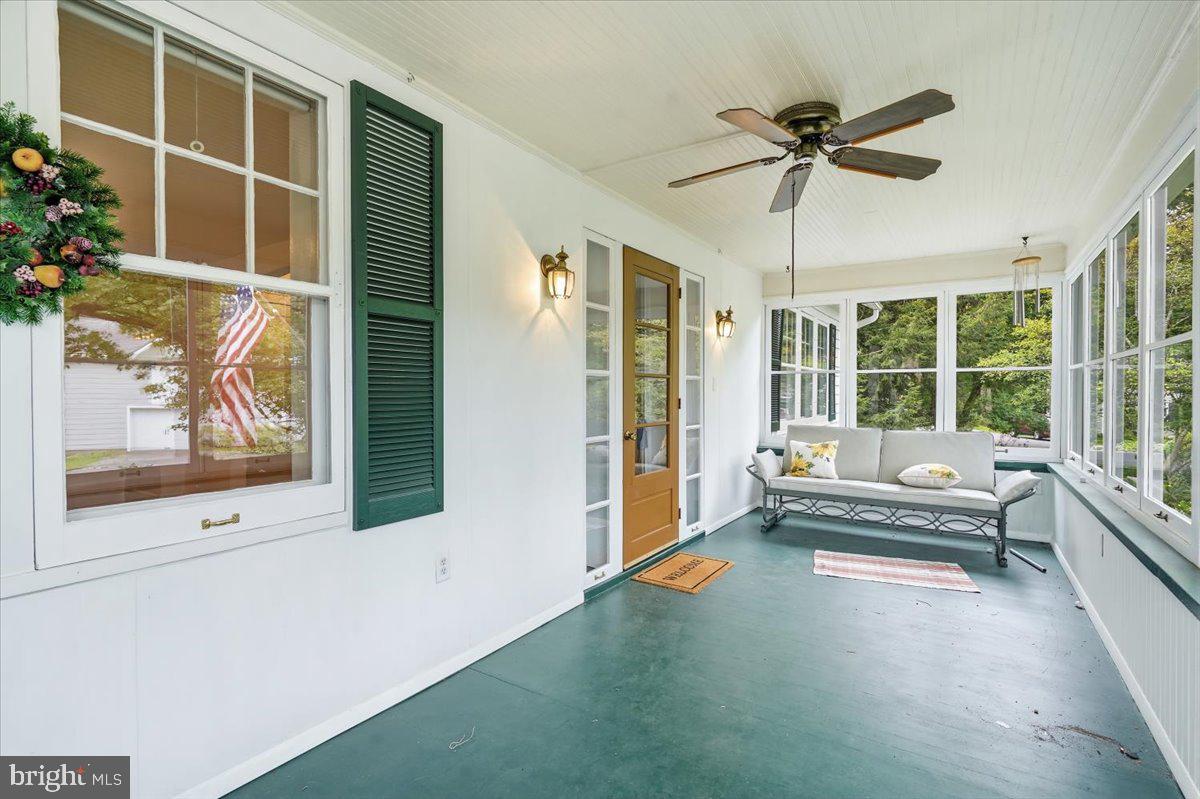 42 River Rd Property Photo 6