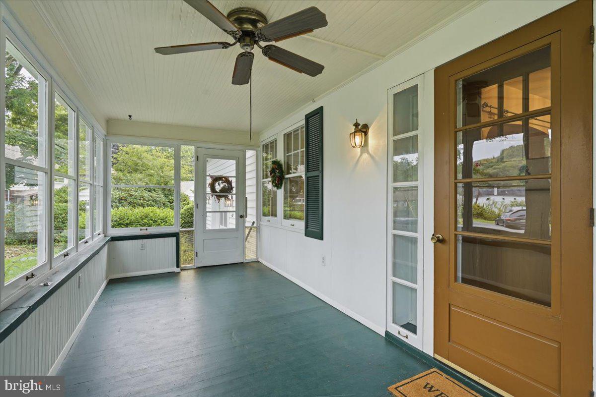 42 River Rd Property Photo 7