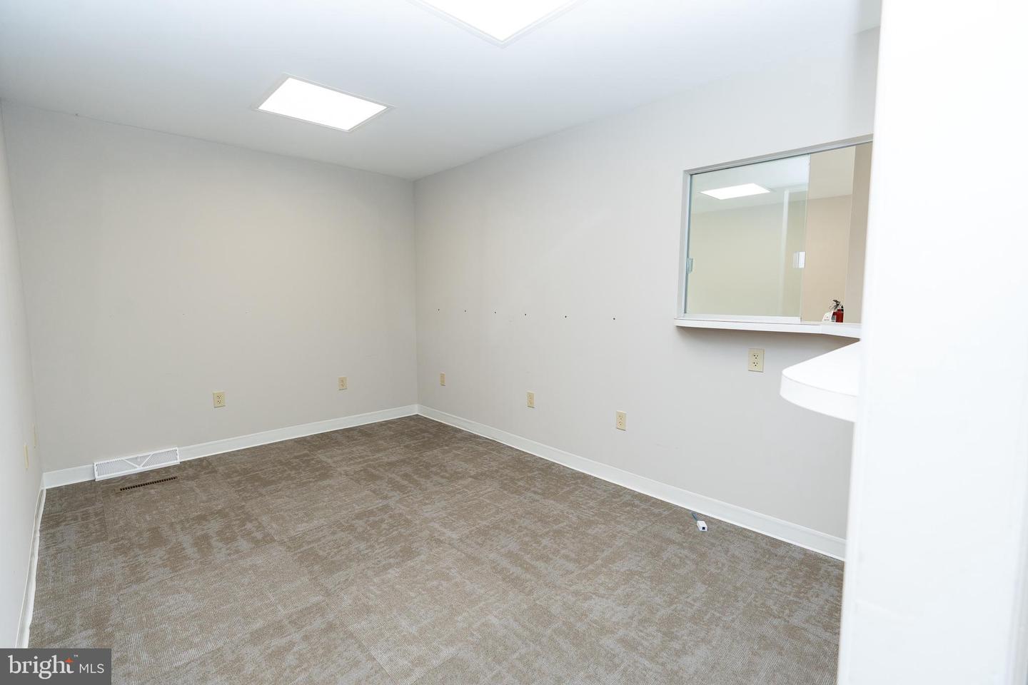 2242 S Queen St Property Photo 10