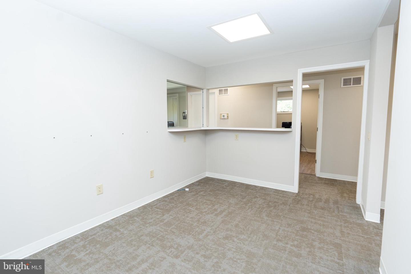 2242 S Queen St Property Photo 11