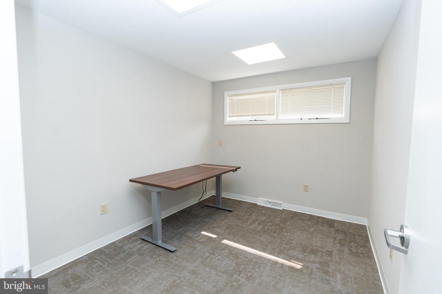 2242 S Queen St Property Photo 15