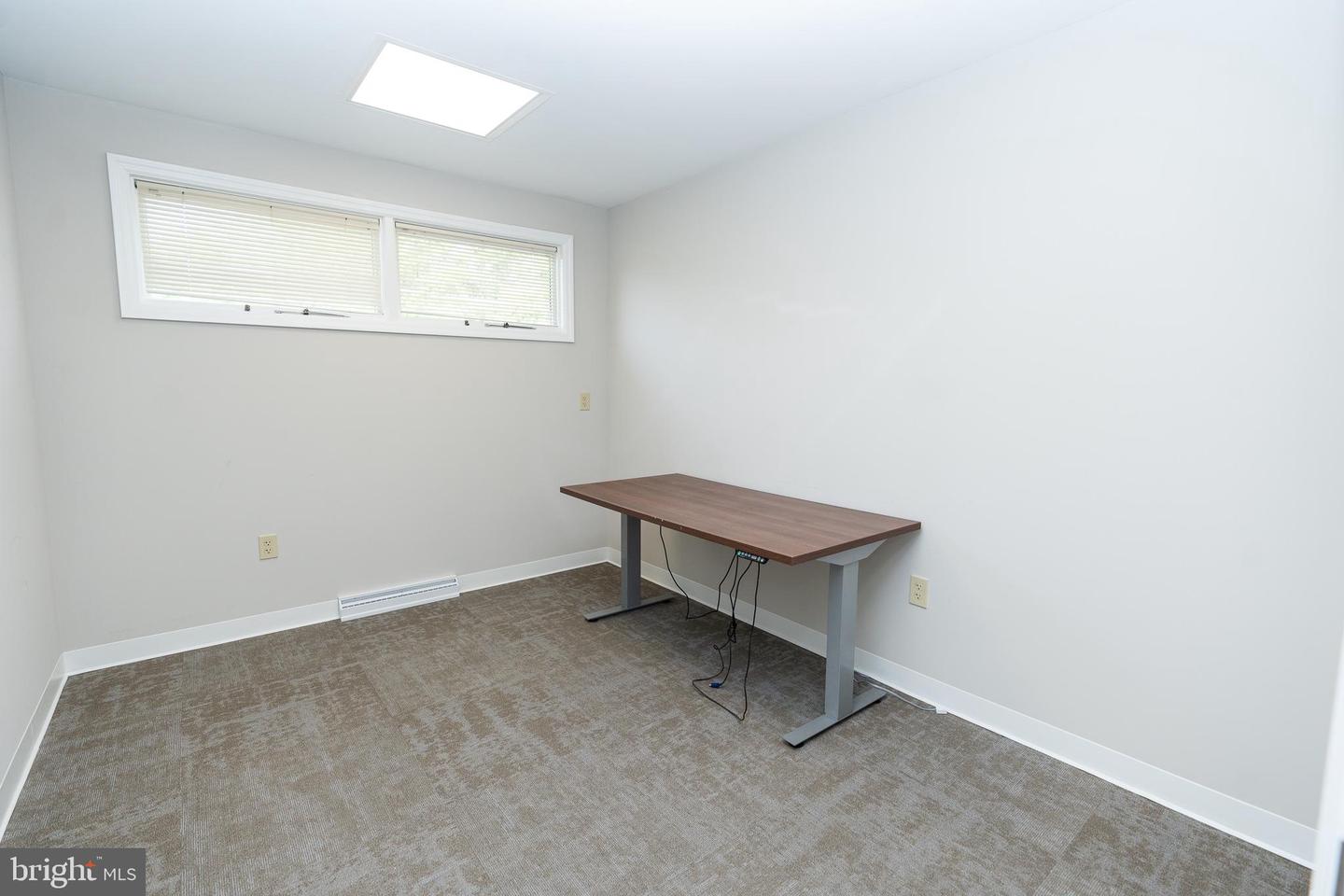 2242 S Queen St Property Photo 16
