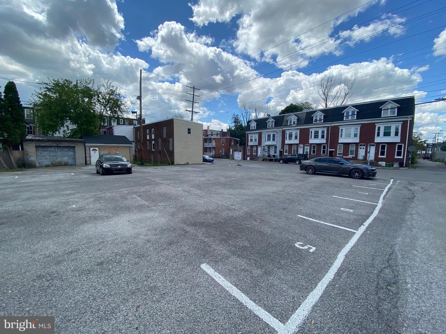 747 S Pershing Ave #parking Spot Property Photo 3